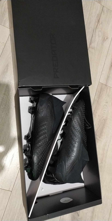 Buty  piłkarskie profesjonalne Adidas Predator