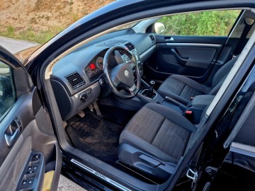 VW Golf 5 1.4 MPI 2006 rok klima alu18 cali