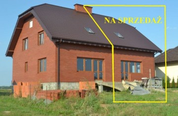 Dom w zabudowie bliźniaczej-piwnica-garaż-Kramsk-Dębicz
