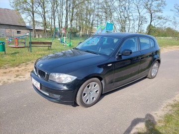 BMW 1 LIFT 2011 R. 5 DRZWI 2.0 D 116 KM.KLIMA NISKI PRZEBIEG