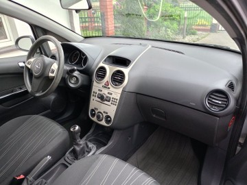 Opel Corsa 1.2 benzyna + klima + niski przebieg