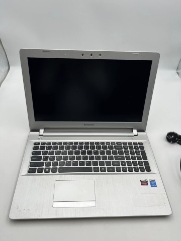 Laptop Lenovo 80K6 Stan bardzo dobry, sprawny.  W komplecie