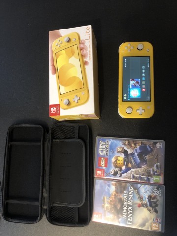 Konsola Nintendo Switch Lite żółta + gry
