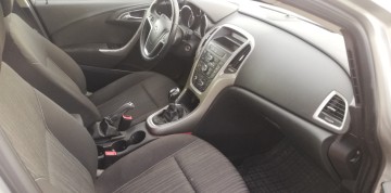 Sprzedam Opel Astra J 2012r