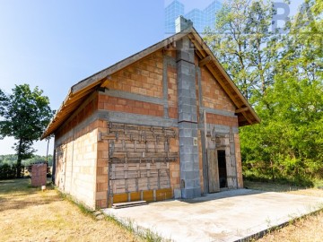 Tury, gm. Kościelec - Nowoczesny dom w st. surowym otwartym