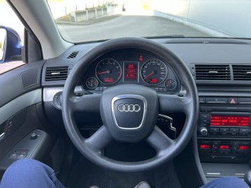 Audi A4 2.0 BENZYNA Klimatronik Opony Wielosezonowe