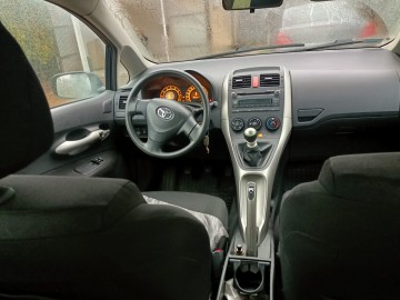 Toyota Auris 1.3 Benzyna Niski przebieg