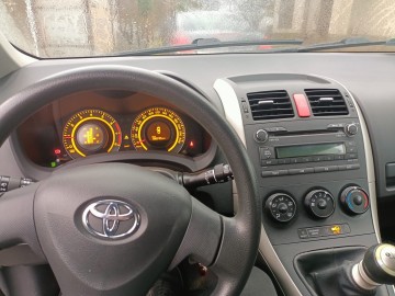 Toyota Auris 1.3 Benzyna Niski przebieg