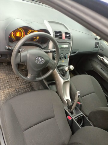 Toyota Auris 1.3 Benzyna Niski przebieg