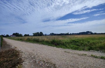 Na sprzedaż duża działka budowlana w Kraśnica-Kolonia