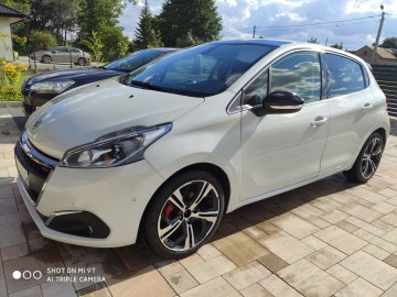 Peugeot 208 GT, 1,2 benzyna