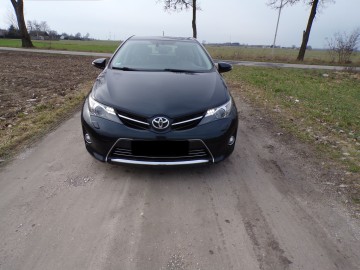 TOYOTA AURIS 2.0 D4D  NAVI ALU SKÓRA  ZAREJESTROWANA