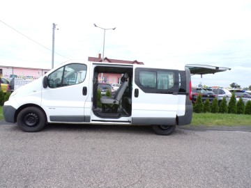 RENAULT TRAFIC LONG DLA INWALIDÓW 9-OSOBOWY