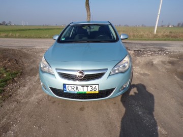 OPEL ASTRA J 1.4 BENZ 101 KM ZAREJSTROWANA ZAMIANA