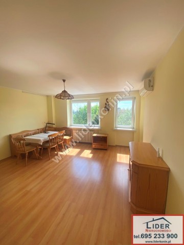 Sprzedam mieszkanie- 3 pokoje- balkon- Konin, Chorzeń