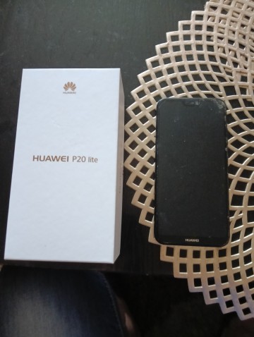 Sprzedam smartfon HUAWEI P20