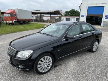 Mercedes C 1.8 BENZYNA Klimatronik Xenon Szyberdach Skóry