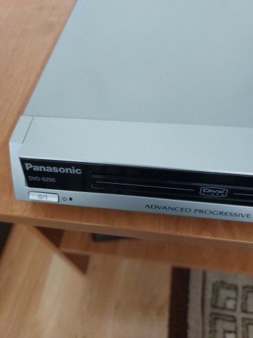 DVD Panasonic S295 + pilot + kable