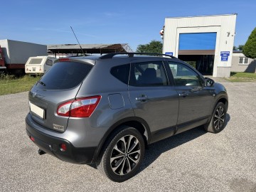 Nissan Qashqai 2.0 BENZYNA Klimatronik Tempomat Nawigacja