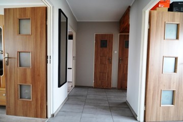 4 pokoje, niski blok, balkon - 310 000 zł