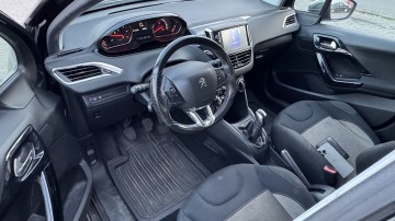 Peugeot 208 1.4 diesel Klima Navi Ledy Zarejestrowany