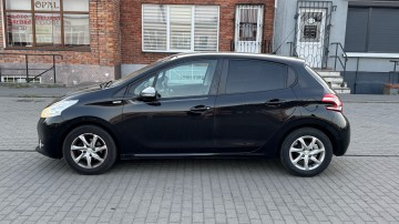 Peugeot 208 1.4 diesel Klima Navi Ledy Zarejestrowany