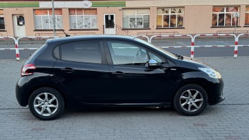 Peugeot 208 1.4 diesel Klima Navi Ledy Zarejestrowany