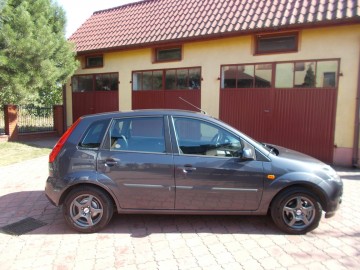 FORD FIESTA 1,4 benzyna 2007 r. 5 drzwi KLIMATYZACJA zarej.