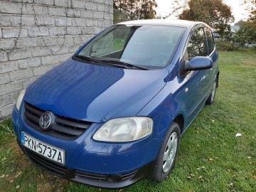 Sprzedam volkswagena foxa, benzyna, niski przebieg