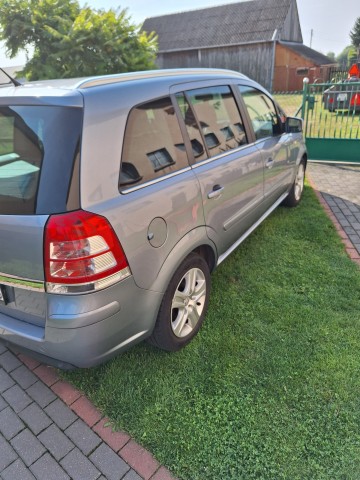 Sprzedam Opel Zafira B 1.8 / 140KM  / 2009r / Cena  19900pl