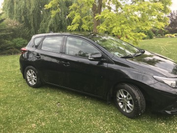 Sprzedam Toyota Auris 2016r 1.33 salon bezwypadkową