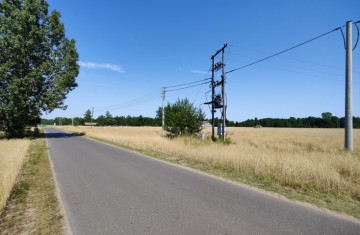 Sprzedam dużą działkę z warunkami zabudowy w okolicy lasów