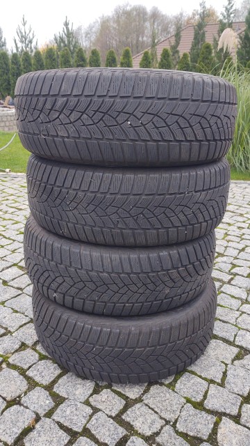 Opony zimowe Goodyear 215x60x16 99 H