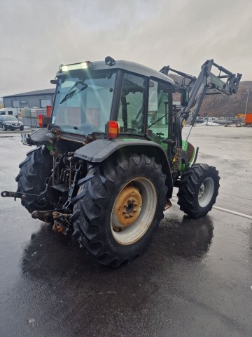 Ciągnik Deutz Fahr Agrolux z ładowaczem czołowym