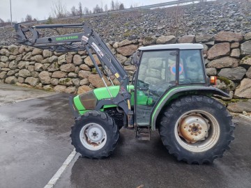 Ciągnik Deutz Fahr Agrolux z ładowaczem czołowym