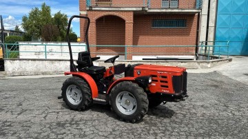 Ciągnik Antonio Carraro TGRT38 4WD