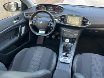 Peugeot 308 SW 1.5 HDI 130 KM BEZWYPADEK FULL LED Masaże Nav