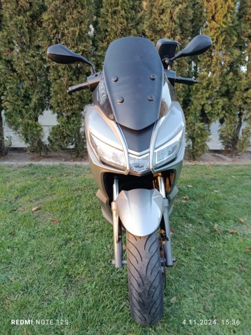 Skuter Aprilia SRX 50 2023 rok