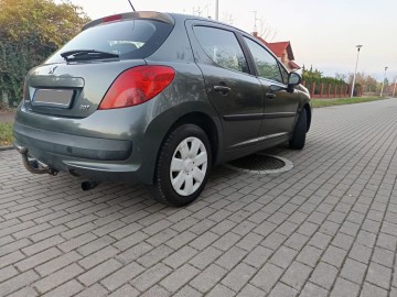 Peugeot 207 1.4 benzyna