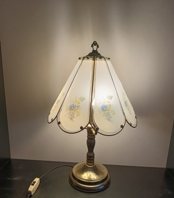 Lampa stołowa