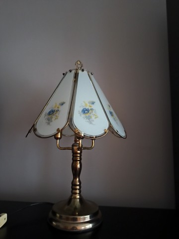 Lampa stołowa