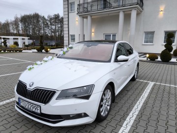 Samochód auto do ślubu luksus i komfort w wyjątkowym wydaniu