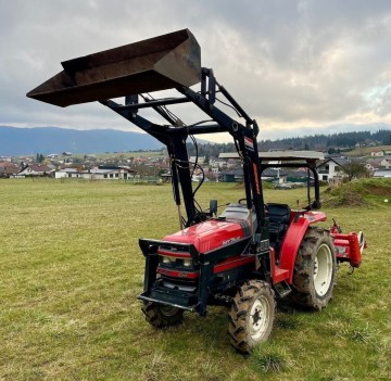 Ciągnik Mitsubishi MT66 + kompletny ładowacz czołowy