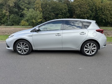 Toyota Auris FULL*1.8 HYBRID*||60722 km||*Opłacona*SERWIS