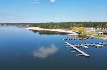 Luksusowy dom z widokiem na jezioro i las