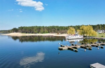 Luksusowy dom z widokiem na jezioro i las