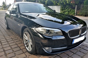 Przewóz osób do dyspozycji limuzyny BMW serii 5