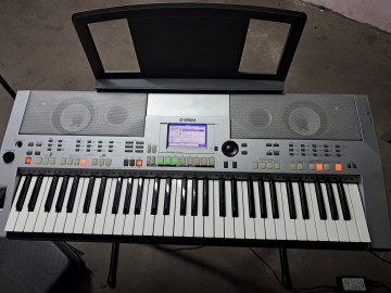 Keyboard YAMAHA PSR S500