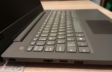 LENOVO V130 15,6" I5-7200U 12GB ram 512ssd win10