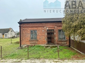 Budynki z dużą działką